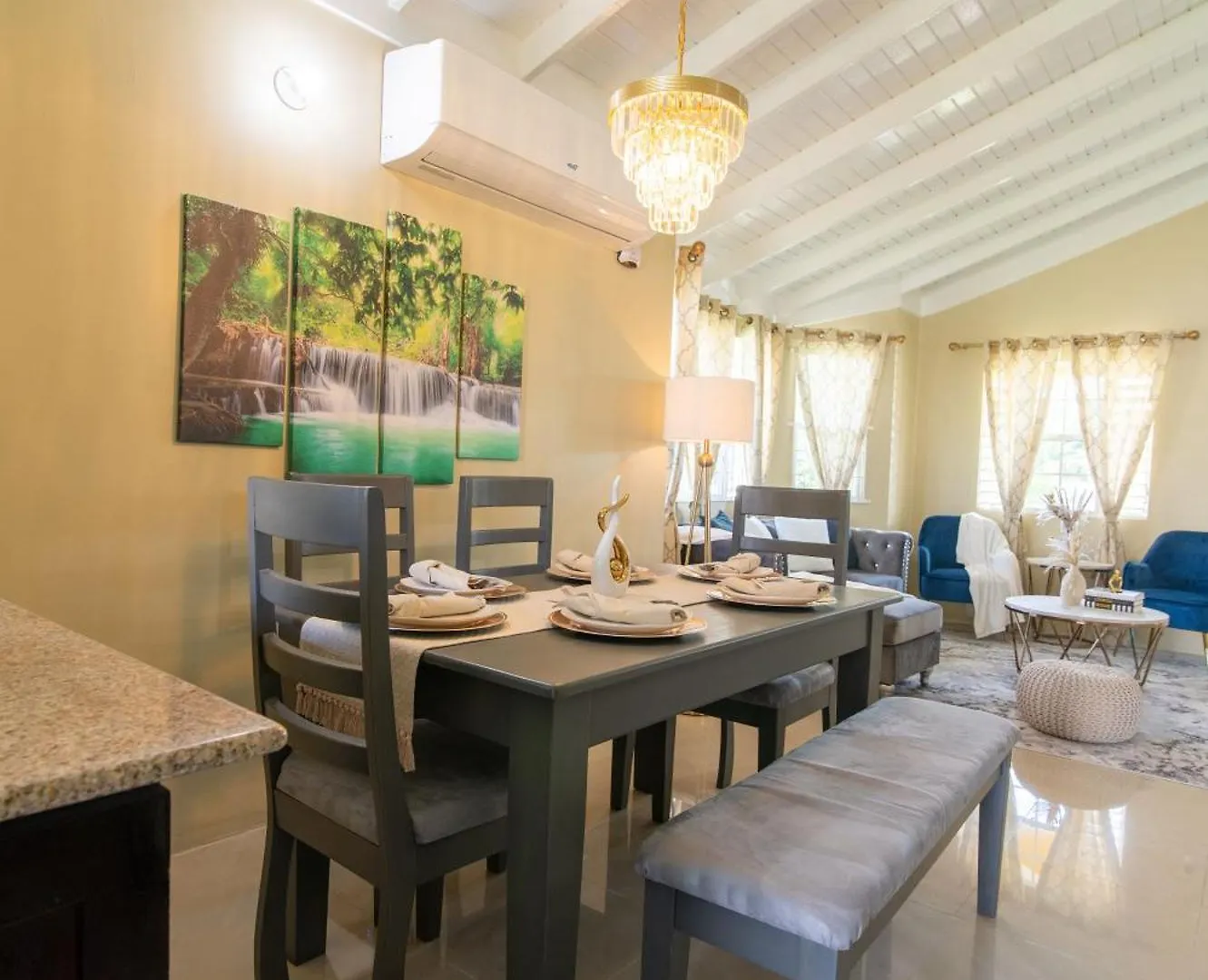Apartmán Drax Hall-Near Ocho Rios-King Bed-Pool-Bbq Grill-Gated Complex-Free Parking-Free Wifi 100Mbps Jamajka