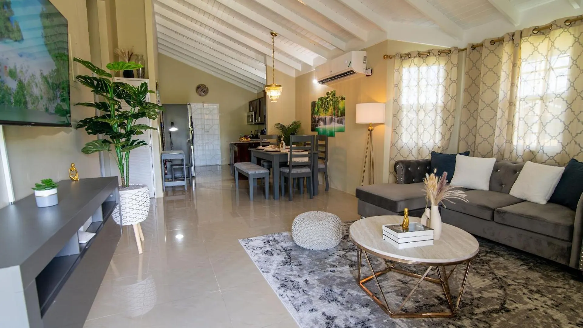 Apartmán Drax Hall-Near Ocho Rios-King Bed-Pool-Bbq Grill-Gated Complex-Free Parking-Free Wifi 100Mbps